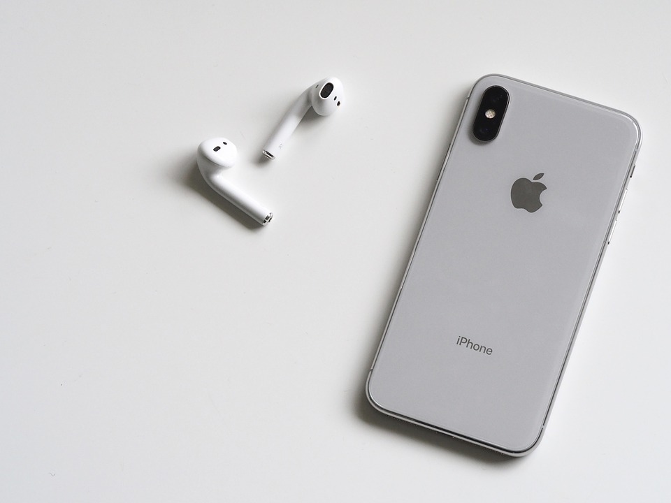 Apple iPhone-Acessories-AirPods-iPhoneX