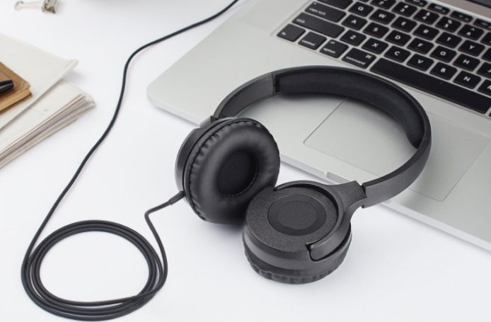 Best_Headphones_AmazonBasics On-Ear Headphone