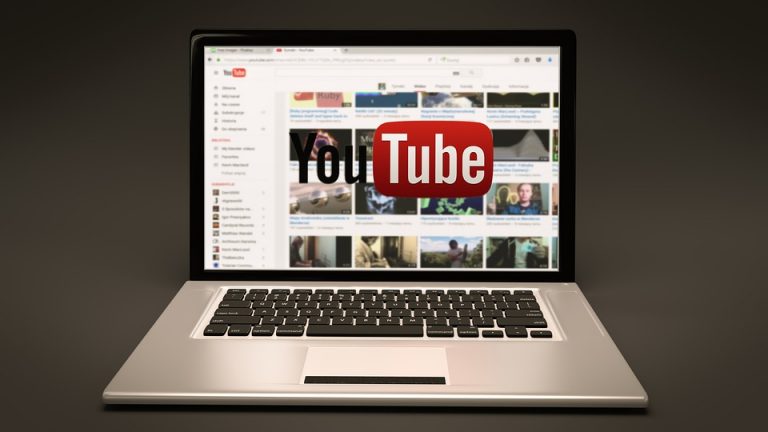 YouTube Mini Player: Keep Browsing YouTube While Watching a Video