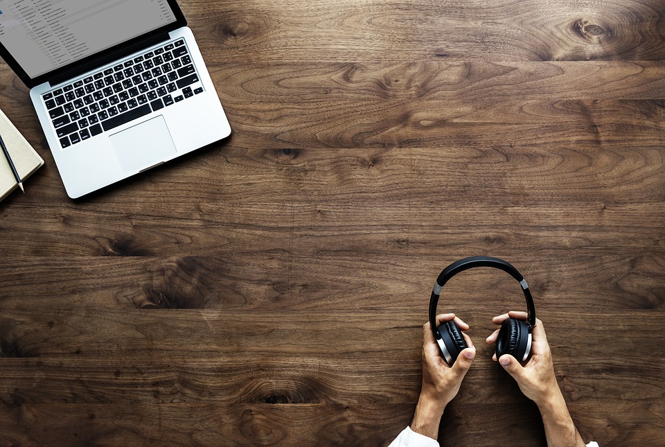 Macbook-Music-Headphones-Earphones-Wireless