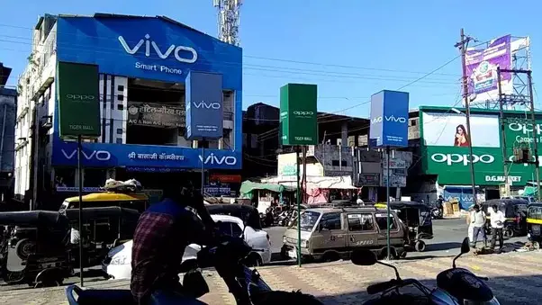 Vivo and Oppo Hoardings on Streets of India
