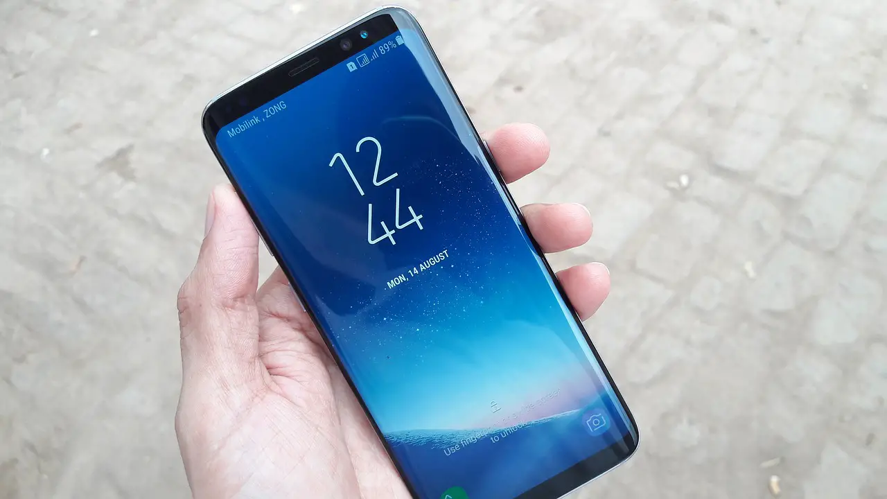 Samsung S8-Mobile-Android-TOuchWiz