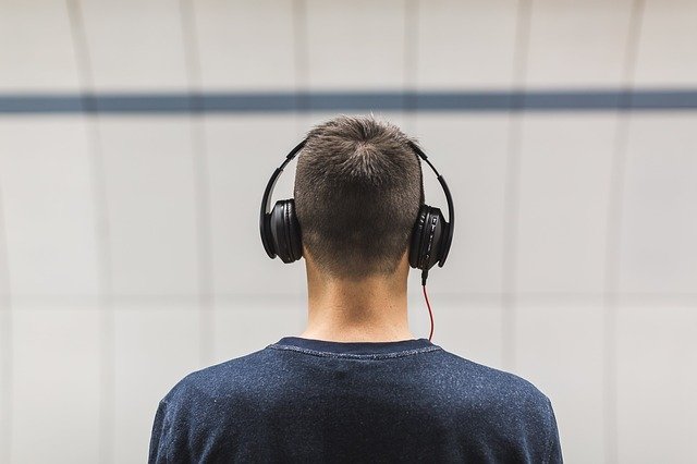 Headphones-Guy-Work-Home-Music-Productivity