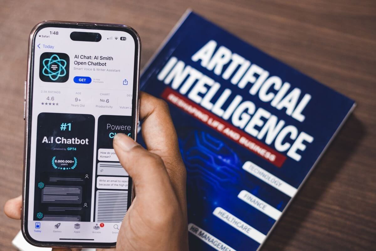 chatgpt, claude, gemini, ai, artificial intelligence, chatbot, openai, anthropic, assistant, prompt, llm, ollama, local ai, notebooklm