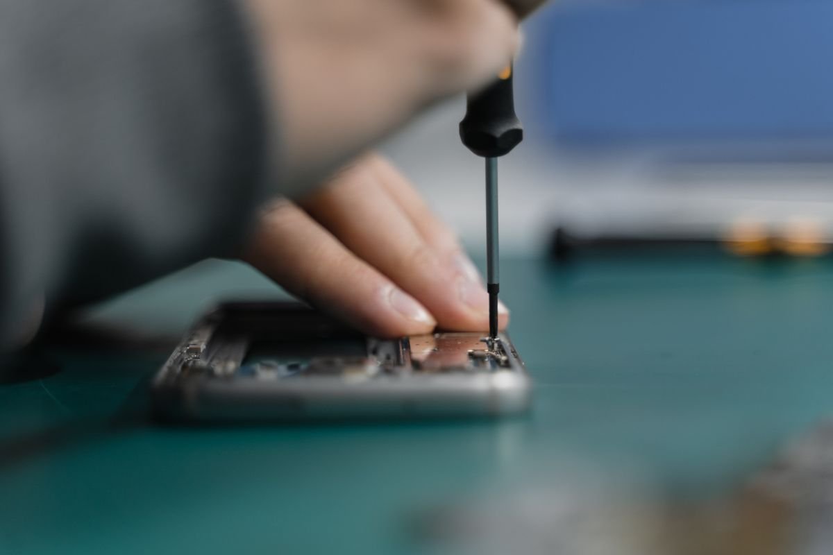 phone, smartphone, iphone, android, battery, screen, charging, storage, phone repair, fix phone